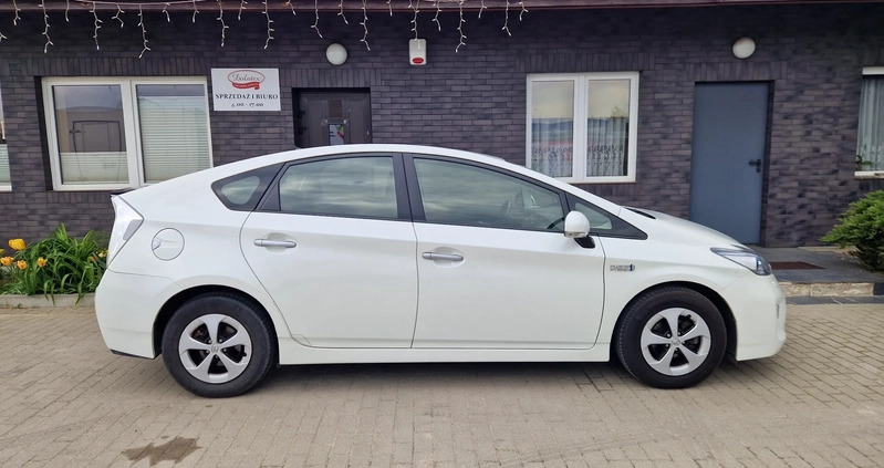 Toyota Prius cena 57900 przebieg: 104000, rok produkcji 2013 z Kłodzko małe 352